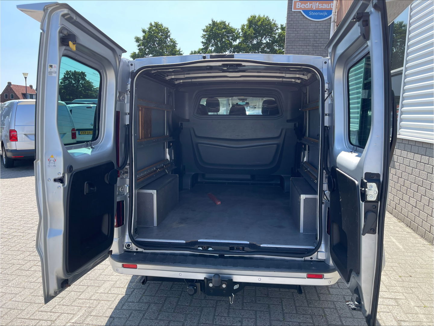 Opel Vivaro 1.6 CDTI L2H1 DC 5 persoons Irmscher GT Nr: 013 / 100 EcoFlex / vaste prijs rijklaar € 18.950 ex btw / lease vanaf € 319 / airco / cruise / navi / leer / camera / trekhaak / dubbele schuifdeur !