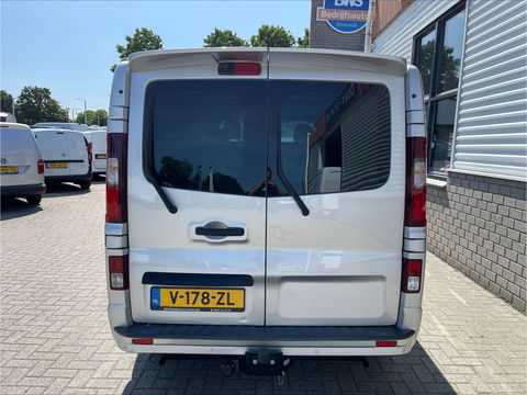 Opel Vivaro 1.6 CDTI L2H1 DC 5 persoons Irmscher GT Nr: 013 / 100 EcoFlex / vaste prijs rijklaar € 18.950 ex btw / lease vanaf € 319 / airco / cruise / navi / leer / camera / trekhaak / dubbele schuifdeur !