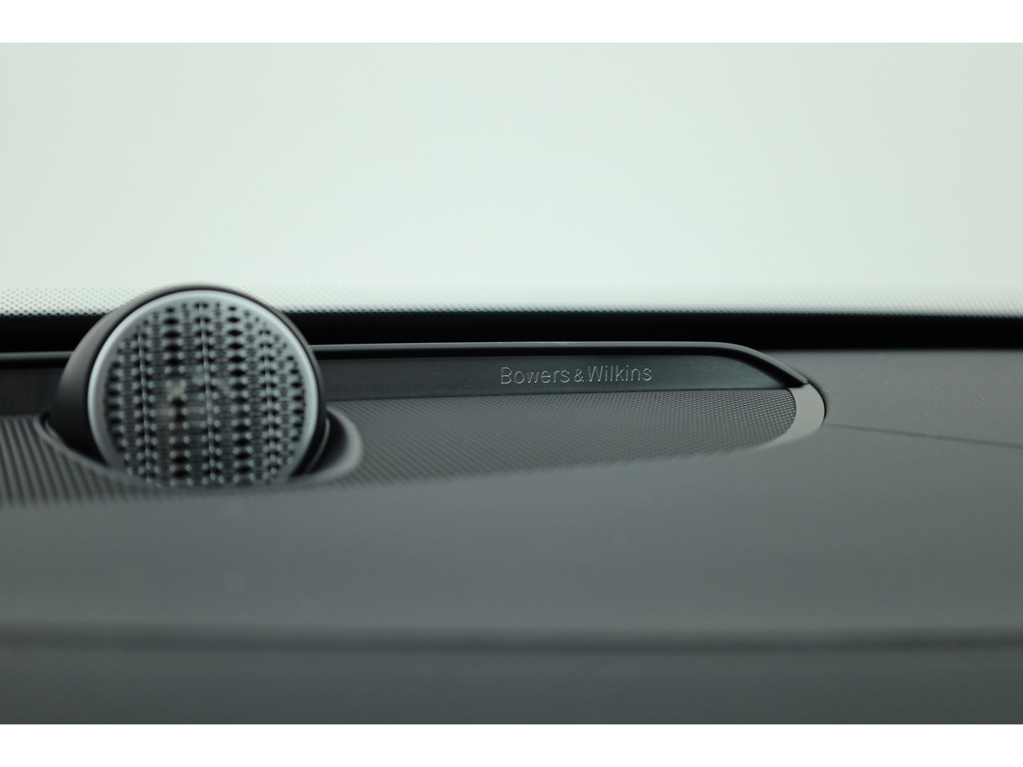 Volvo XC90 T8 Recharge Ultra Bright ''Facelift'' | Full Option | NIEUWPRIJS €111.635,- | Luchtvering | B&W |Pano | HUD | Massage | Stoelventilatie | 22'' |