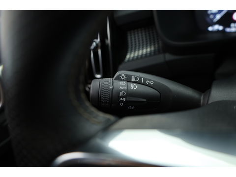 Volvo XC40 1.5 T5 Recharge R-Design | Pilot Assist. | ACC | Blis | H&K Audio | Elek. stoel. | Stoel + stuurverw. |