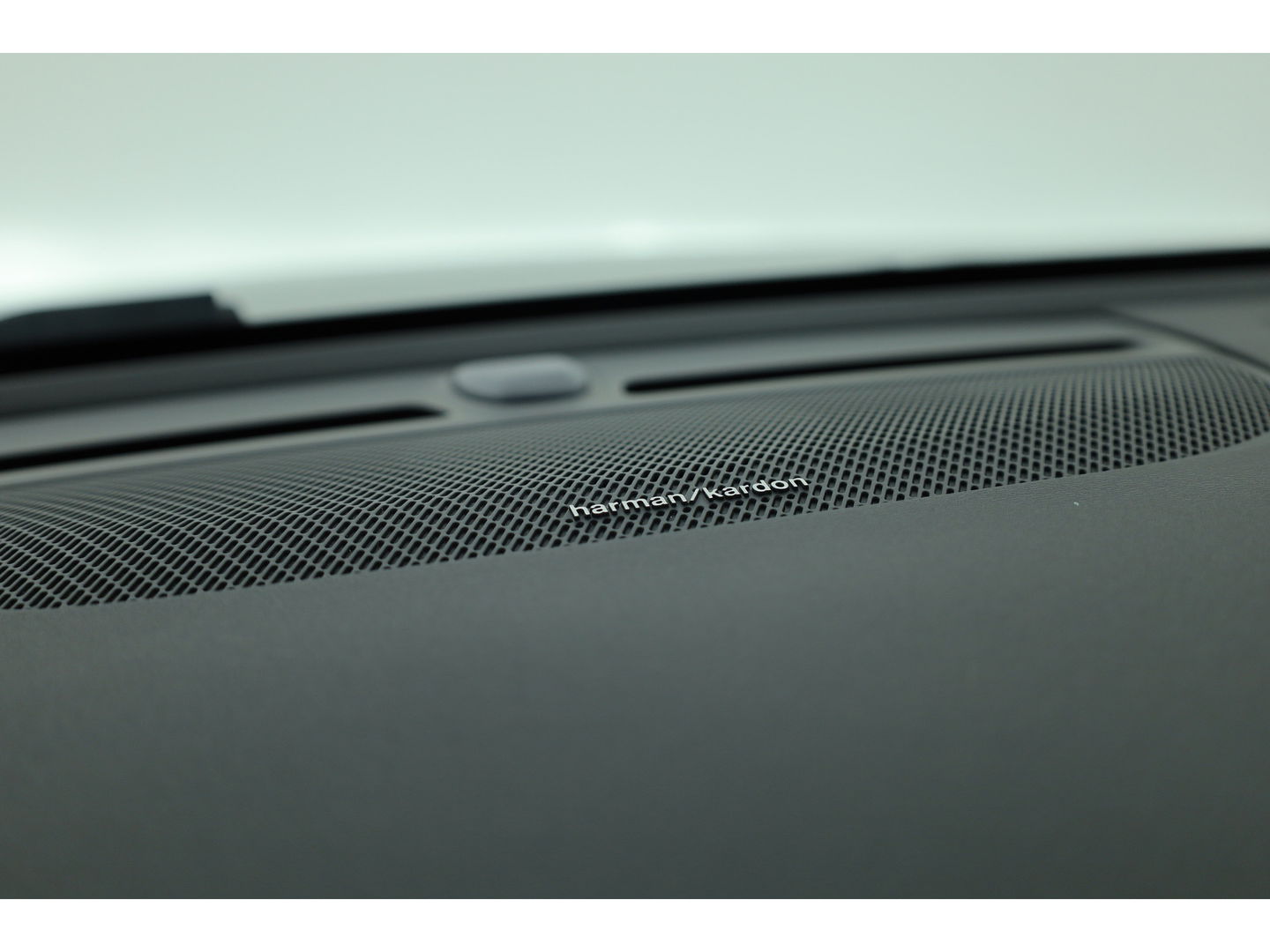 Volvo XC40 1.5 T5 Recharge R-Design | Pilot Assist. | ACC | Blis | H&K Audio | Elek. stoel. | Stoel + stuurverw. |