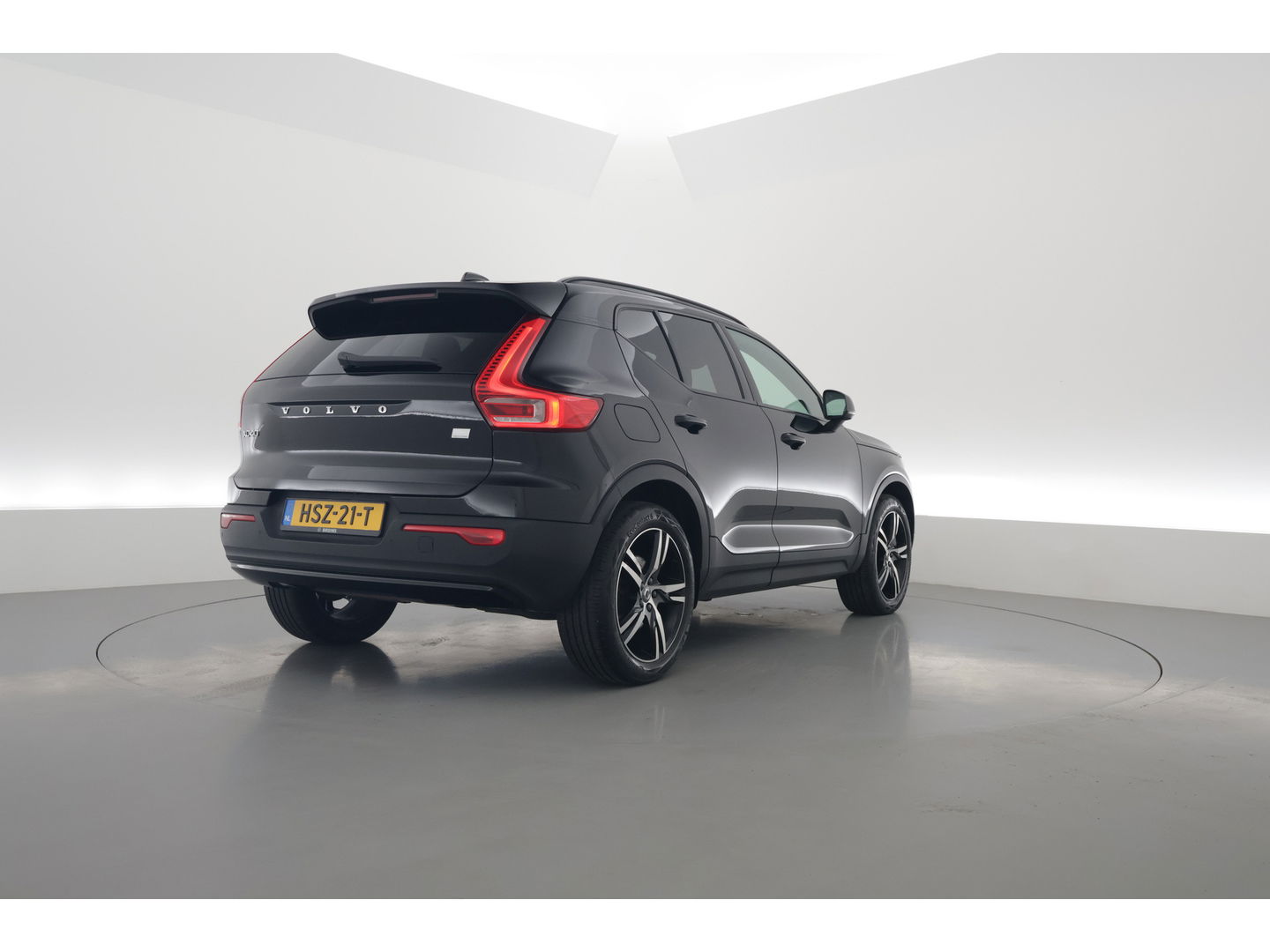 Volvo XC40 1.5 T5 Recharge R-Design | Pilot Assist. | ACC | Blis | H&K Audio | Elek. stoel. | Stoel + stuurverw. |