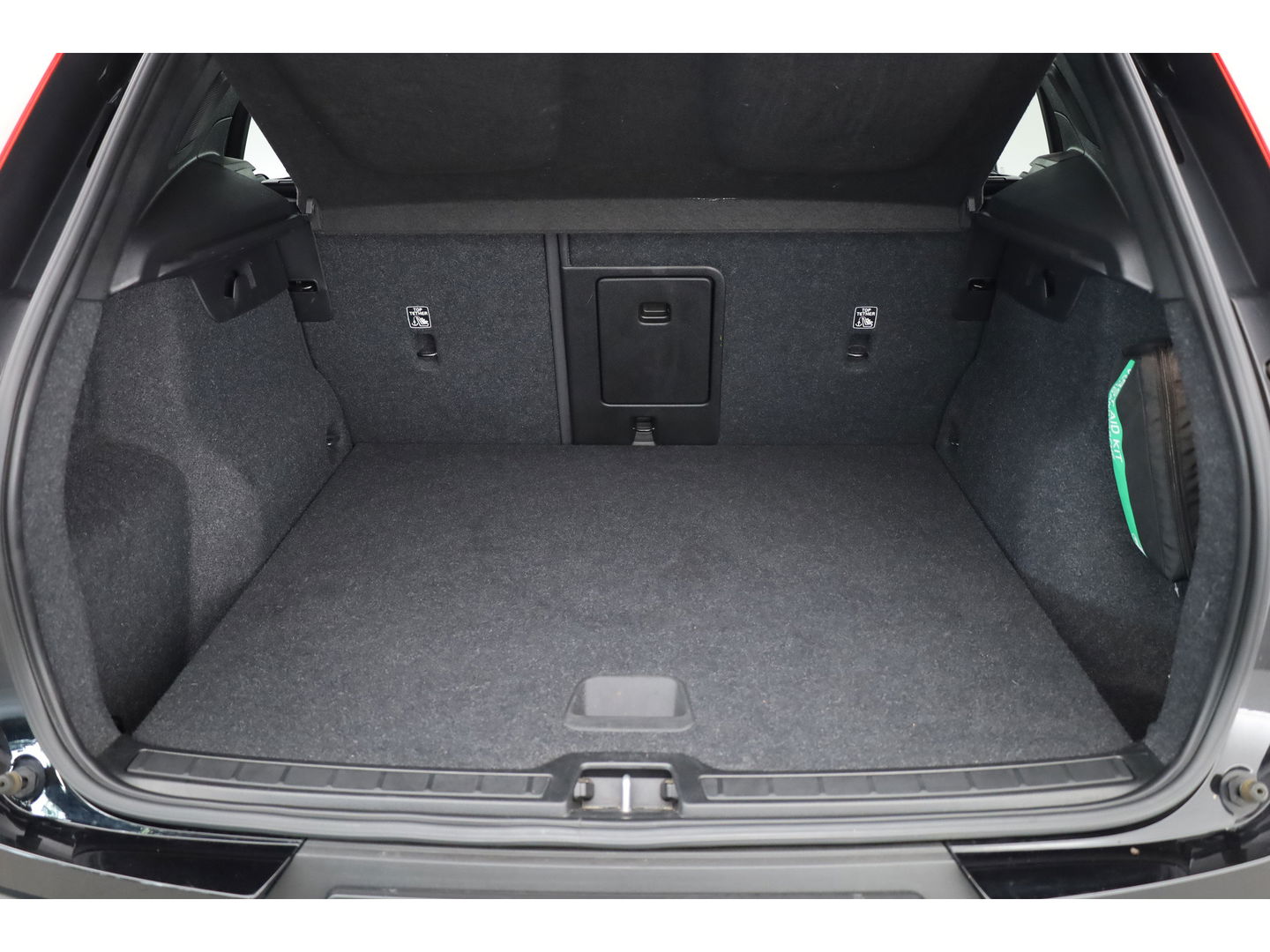 Volvo XC40 1.5 T5 Recharge R-Design | Pilot Assist. | ACC | Blis | H&K Audio | Elek. stoel. | Stoel + stuurverw. |