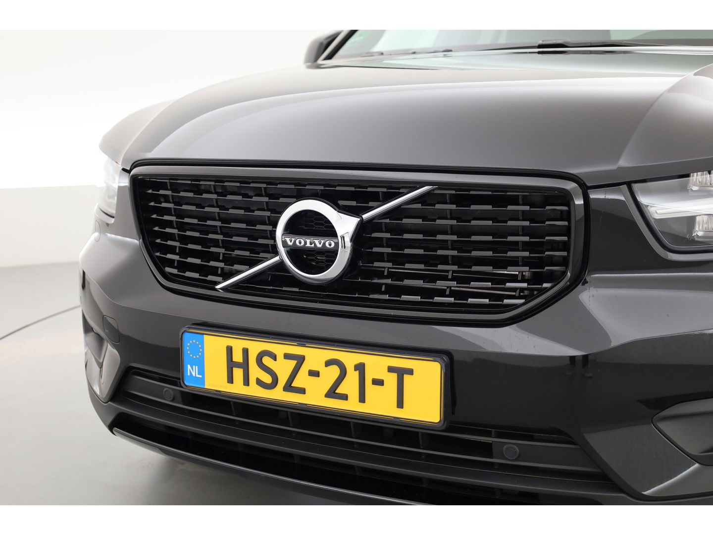 Volvo XC40 1.5 T5 Recharge R-Design | Pilot Assist. | ACC | Blis | H&K Audio | Elek. stoel. | Stoel + stuurverw. |