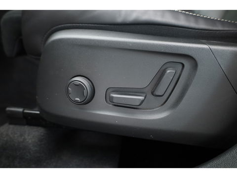 Volvo XC40 1.5 T5 Recharge R-Design | Pilot Assist. | ACC | Blis | H&K Audio | Elek. stoel. | Stoel + stuurverw. |