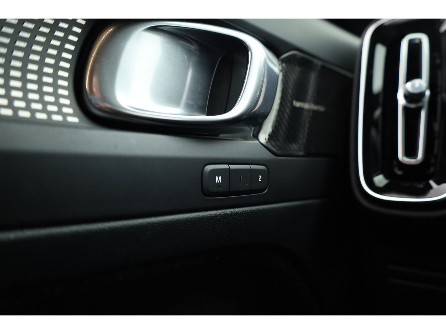 Volvo XC40 1.5 T5 Recharge R-Design | Pilot Assist. | ACC | Blis | H&K Audio | Elek. stoel. | Stoel + stuurverw. |