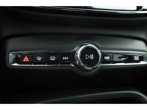 Volvo XC40 T4 Recharge Core Bright | Facelift | | Pilost Assist | Camera | Stoel + stuurverw. |