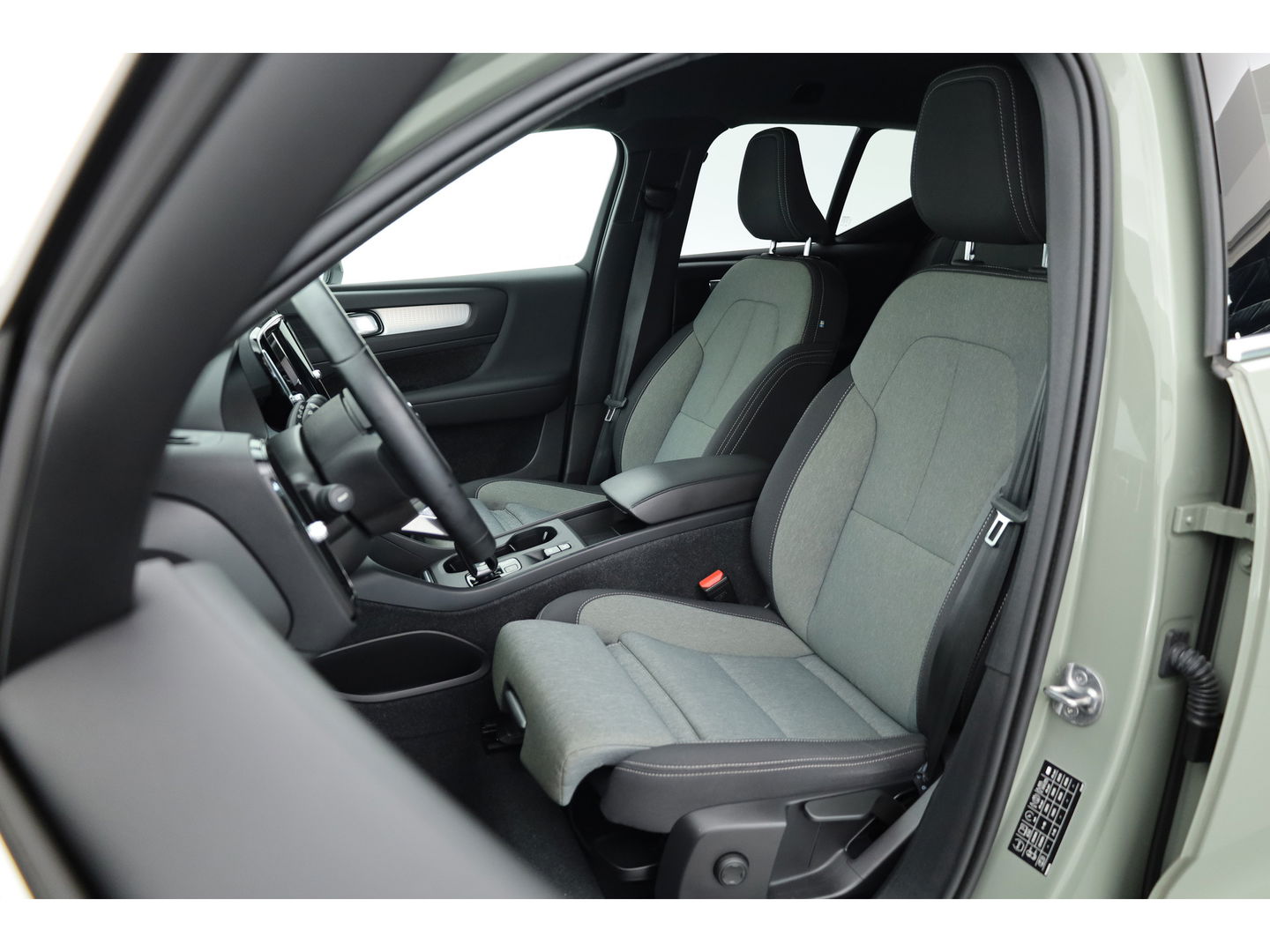 Volvo XC40 T4 Recharge Core Bright | Facelift | | Pilost Assist | Camera | Stoel + stuurverw. |