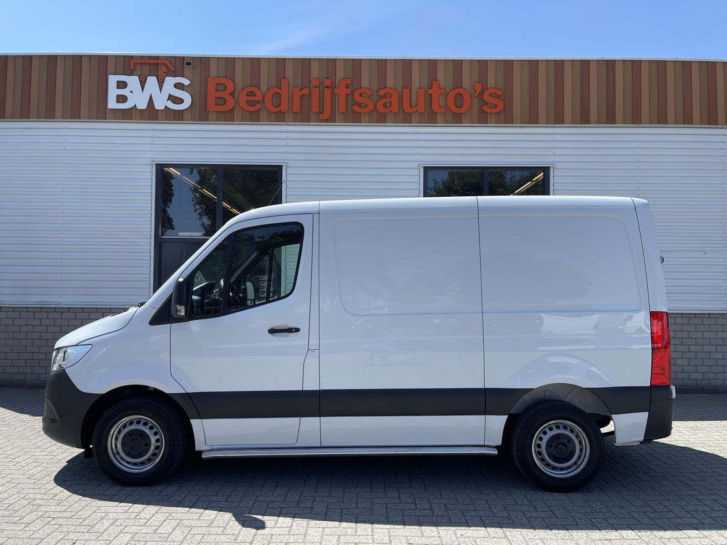 Mercedes-Benz Sprinter 211 1.9 CDI L1H1 FWD / vaste prijs rijklaar € 21.950 ex btw / lease vanaf € 358 / airco / cruise control / trekhaak / euro 6 diesel / bpm vrij / bijrijdersbank !