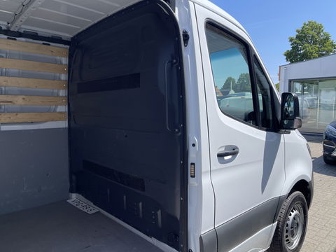Mercedes-Benz Sprinter 211 1.9 CDI L1H1 FWD / vaste prijs rijklaar € 21.950 ex btw / lease vanaf € 358 / airco / cruise control / trekhaak / euro 6 diesel / bpm vrij / bijrijdersbank !