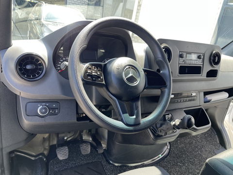 Mercedes-Benz Sprinter 211 1.9 CDI L1H1 FWD / vaste prijs rijklaar € 21.950 ex btw / lease vanaf € 358 / airco / cruise control / trekhaak / euro 6 diesel / bpm vrij / bijrijdersbank !