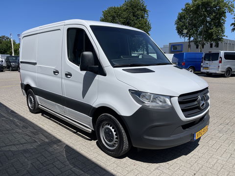 Mercedes-Benz Sprinter 211 1.9 CDI L1H1 FWD / vaste prijs rijklaar € 21.950 ex btw / lease vanaf € 358 / airco / cruise control / trekhaak / euro 6 diesel / bpm vrij / bijrijdersbank !
