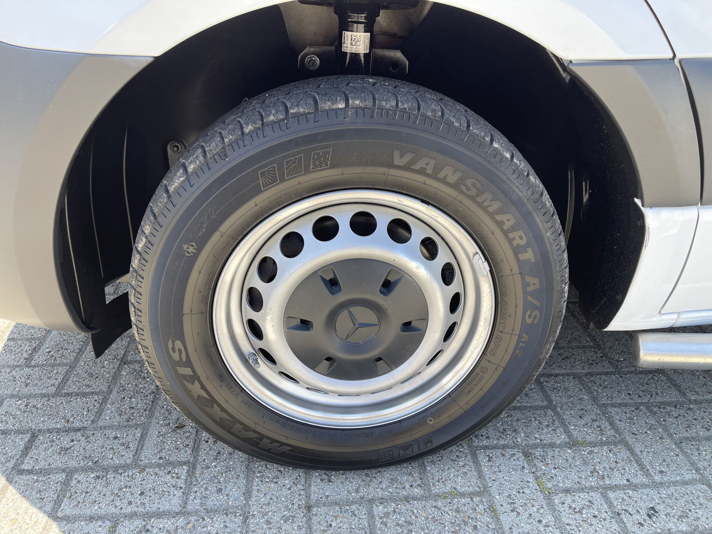 Mercedes-Benz Sprinter 211 1.9 CDI L1H1 FWD / vaste prijs rijklaar € 21.950 ex btw / lease vanaf € 358 / airco / cruise control / trekhaak / euro 6 diesel / bpm vrij / bijrijdersbank !