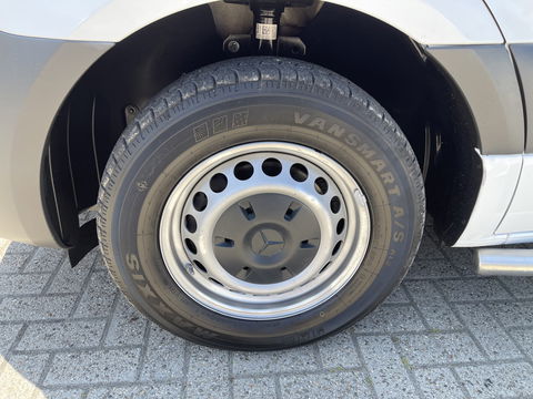 Mercedes-Benz Sprinter 211 1.9 CDI L1H1 FWD / vaste prijs rijklaar € 21.950 ex btw / lease vanaf € 358 / airco / cruise control / trekhaak / euro 6 diesel / bpm vrij / bijrijdersbank !