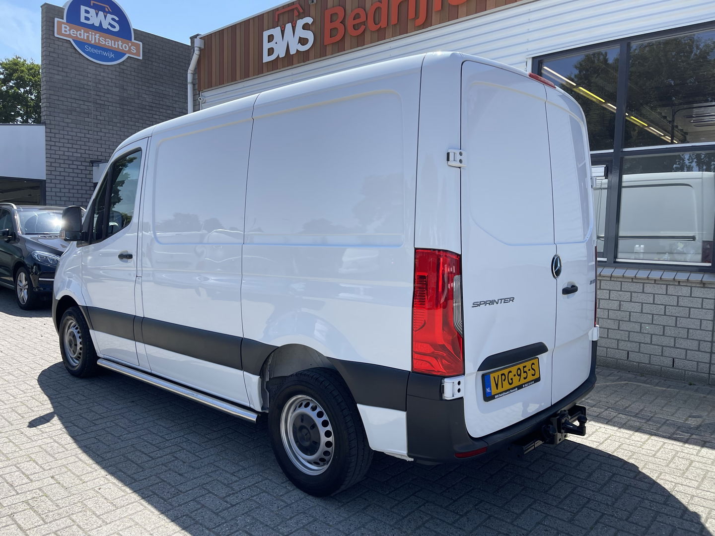 Mercedes-Benz Sprinter 211 1.9 CDI L1H1 FWD / vaste prijs rijklaar € 21.950 ex btw / lease vanaf € 358 / airco / cruise control / trekhaak / euro 6 diesel / bpm vrij / bijrijdersbank !