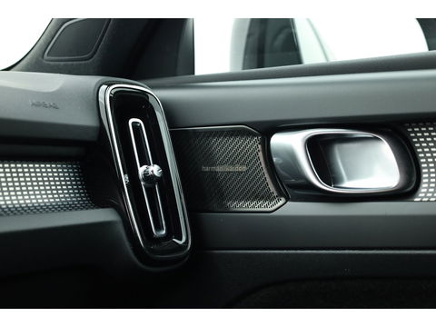Volvo XC40 T5 Recharge R-Design | Pilot Assist | ACC | Blis | H&K Audio | Elek. stoelen | Stoel + stuurverw. |