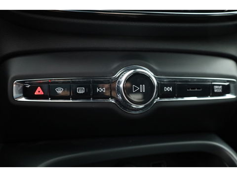 Volvo XC40 T5 Recharge R-Design | Pilot Assist | ACC | Blis | H&K Audio | Elek. stoelen | Stoel + stuurverw. |