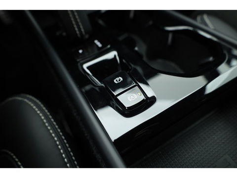 Volvo XC40 T5 Recharge R-Design | Pilot Assist | ACC | Blis | H&K Audio | Elek. stoelen | Stoel + stuurverw. |