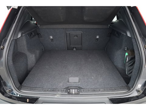 Volvo XC40 T5 Recharge R-Design | Pilot Assist | ACC | Blis | H&K Audio | Elek. stoelen | Stoel + stuurverw. |