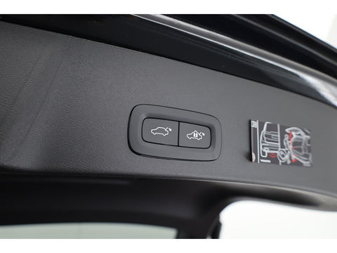 Volvo XC40 T5 Recharge R-Design | Pilot Assist | ACC | Blis | H&K Audio | Elek. stoelen | Stoel + stuurverw. |