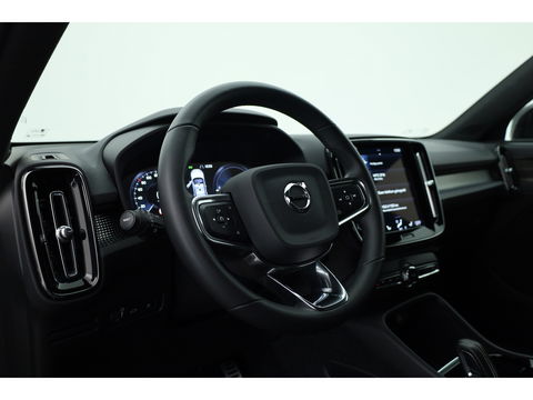 Volvo XC40 T5 Recharge R-Design | Pilot Assist | ACC | Blis | H&K Audio | Elek. stoelen | Stoel + stuurverw. |
