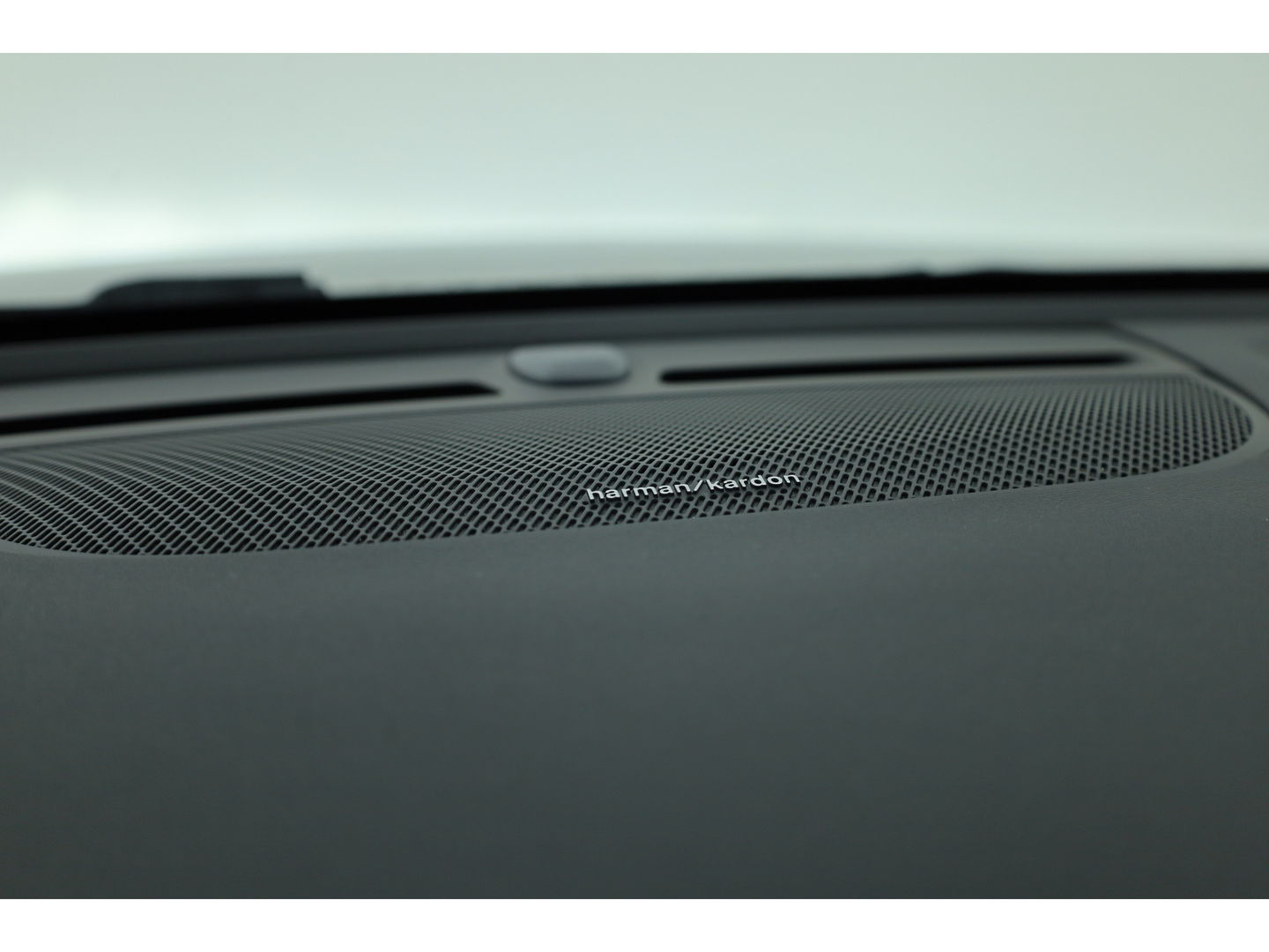 Volvo XC40 T5 Recharge R-Design | Pilot Assist | ACC | Blis | H&K Audio | Elek. stoelen | Stoel + stuurverw. |