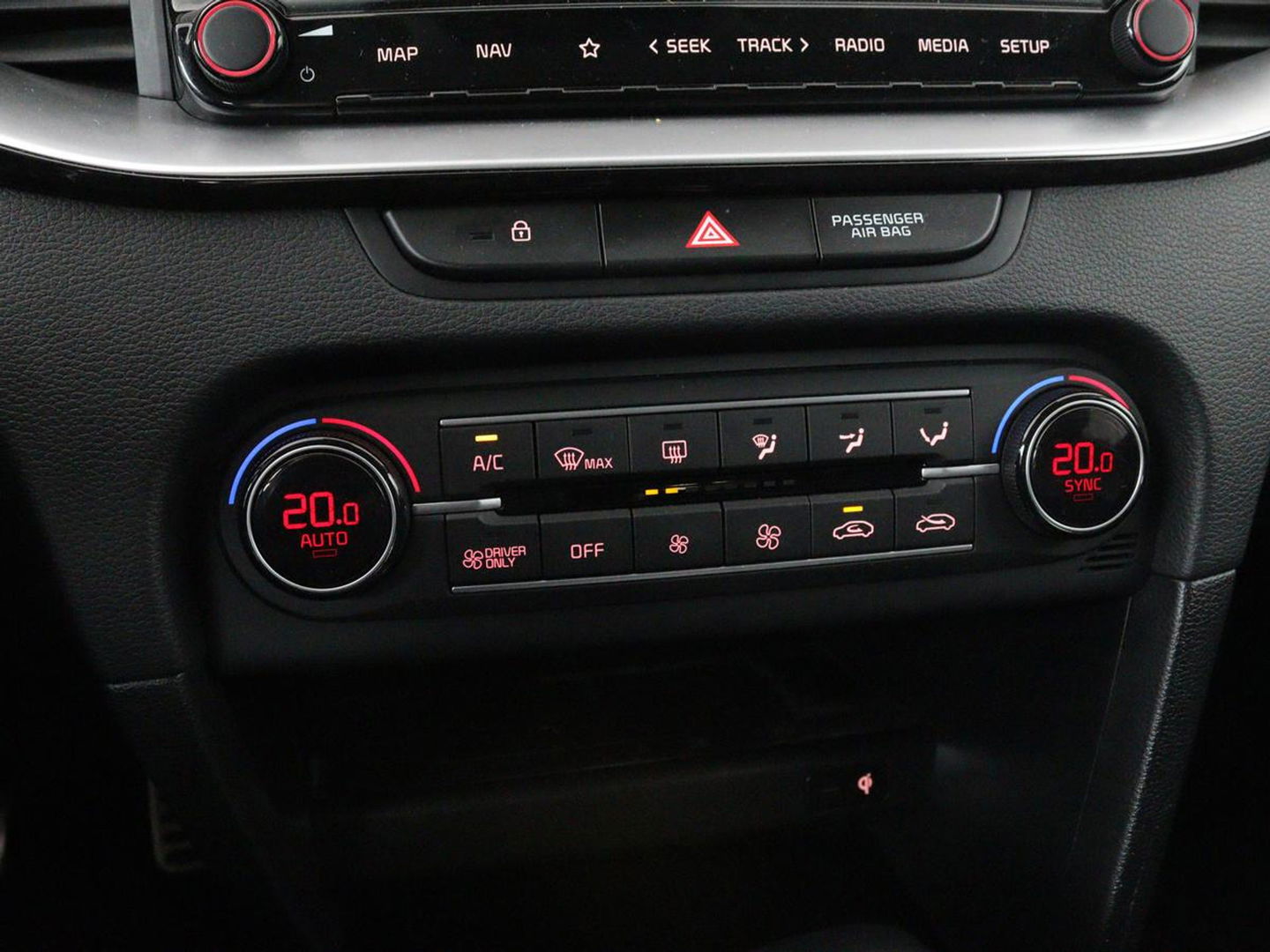 Kia Ceed 1.6 GDI PHEV DynamicPlusLine | Panoramadak | Cruise control | Climate control | Carplay | Elektrische achterklep | Dealer onderhouden
