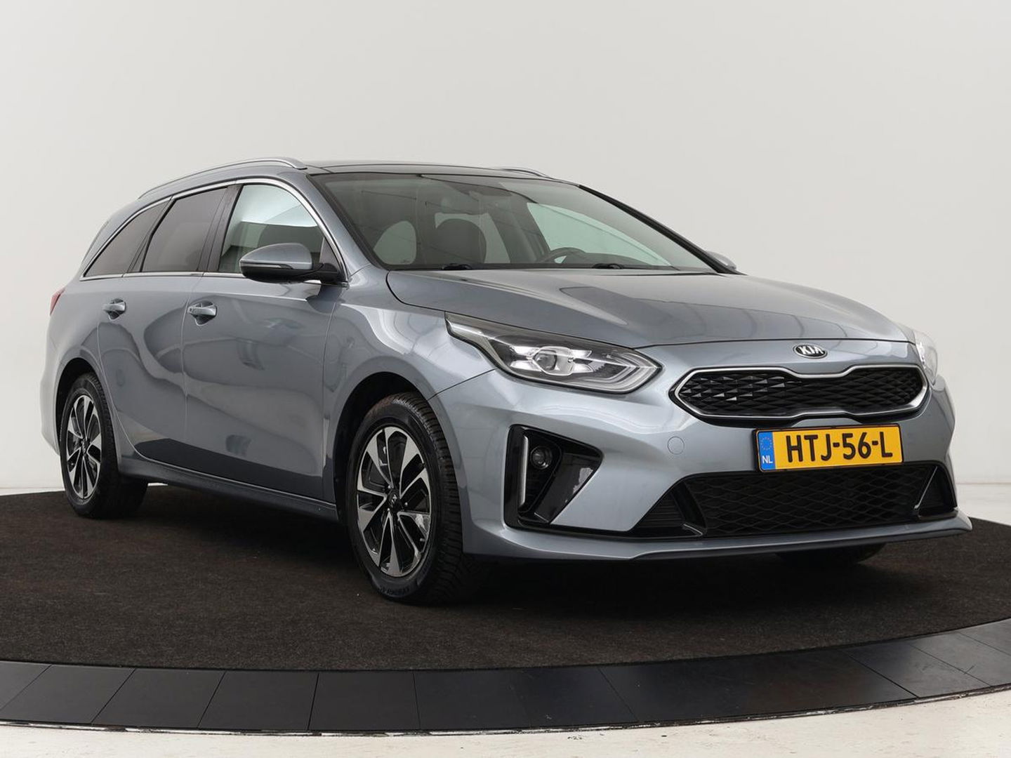 Kia Ceed 1.6 GDI PHEV DynamicPlusLine | Panoramadak | Cruise control | Climate control | Carplay | Elektrische achterklep | Dealer onderhouden