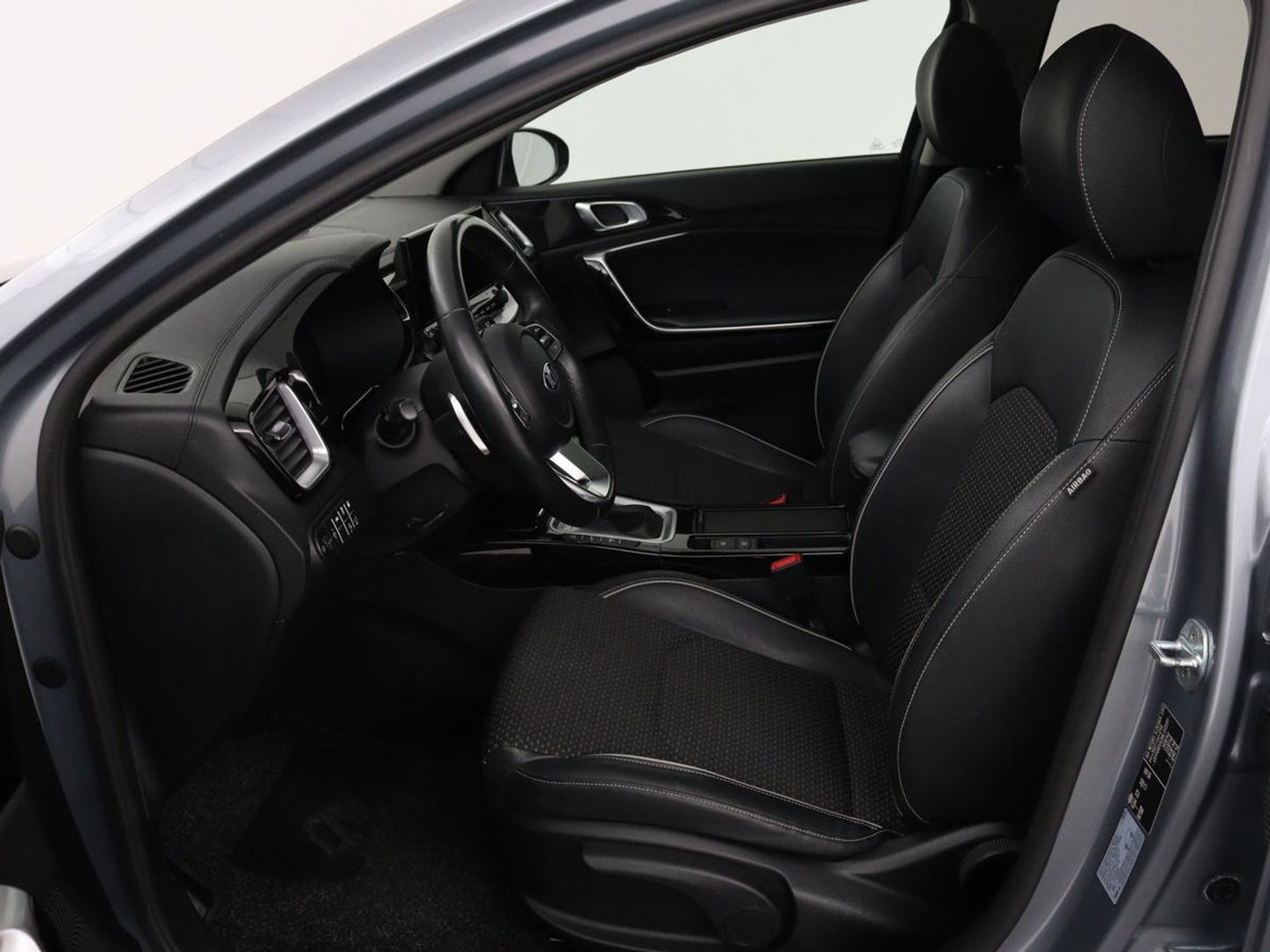 Kia Ceed 1.6 GDI PHEV DynamicPlusLine | Panoramadak | Cruise control | Climate control | Carplay | Elektrische achterklep | Dealer onderhouden