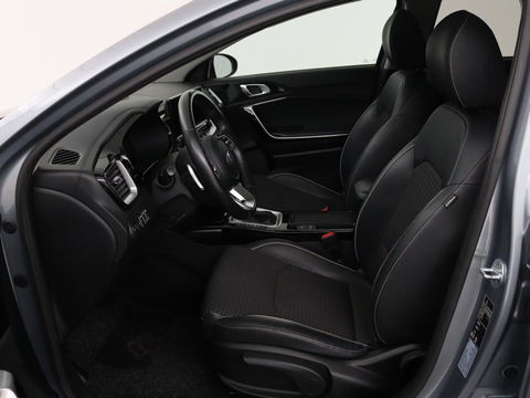 Kia Ceed 1.6 GDI PHEV DynamicPlusLine | Panoramadak | Cruise control | Climate control | Carplay | Elektrische achterklep | Dealer onderhouden
