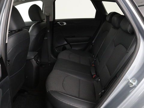 Kia Ceed 1.6 GDI PHEV DynamicPlusLine | Panoramadak | Cruise control | Climate control | Carplay | Elektrische achterklep | Dealer onderhouden