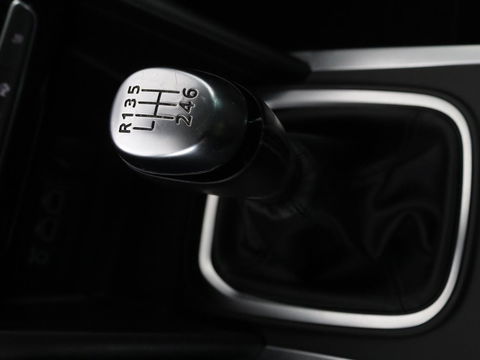 Renault Mégane 1.3 TCe Bns Ed. One | Leder | Stoel & Stuurverwarming | Trekhaak | Head-up | Adaptive cruise | Camera | BOSE | Climate control