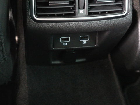 Renault Mégane 1.3 TCe Bns Ed. One | Leder | Stoel & Stuurverwarming | Trekhaak | Head-up | Adaptive cruise | Camera | BOSE | Climate control