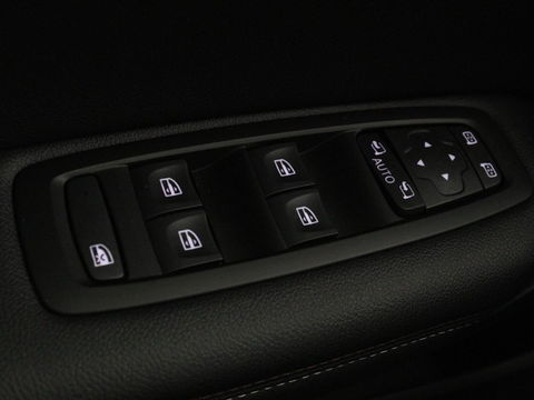Renault Mégane 1.3 TCe Bns Ed. One | Leder | Stoel & Stuurverwarming | Trekhaak | Head-up | Adaptive cruise | Camera | BOSE | Climate control
