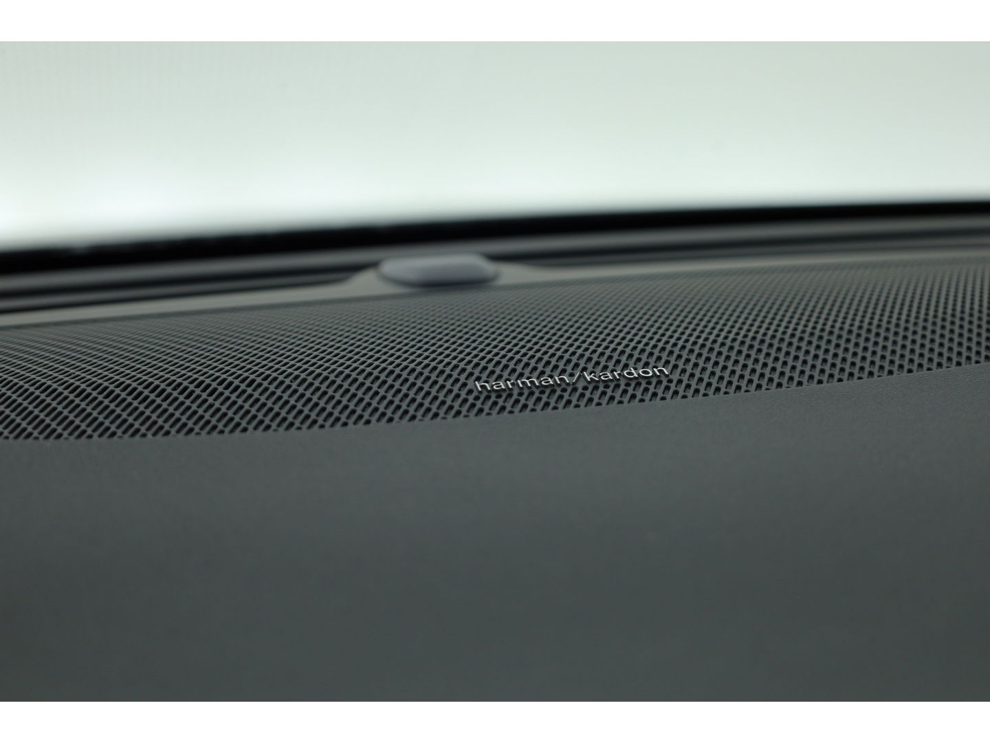 Volvo V60 T6 Recharge Plus Dark | Long Range | Pilot Assist | Stoel + stuurver. | 19'' | H&K Audio |