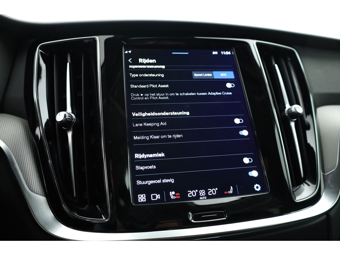 Volvo V60 T6 Recharge Plus Dark | Long Range | Pilot Assist | Stoel + stuurver. | 19'' | H&K Audio |