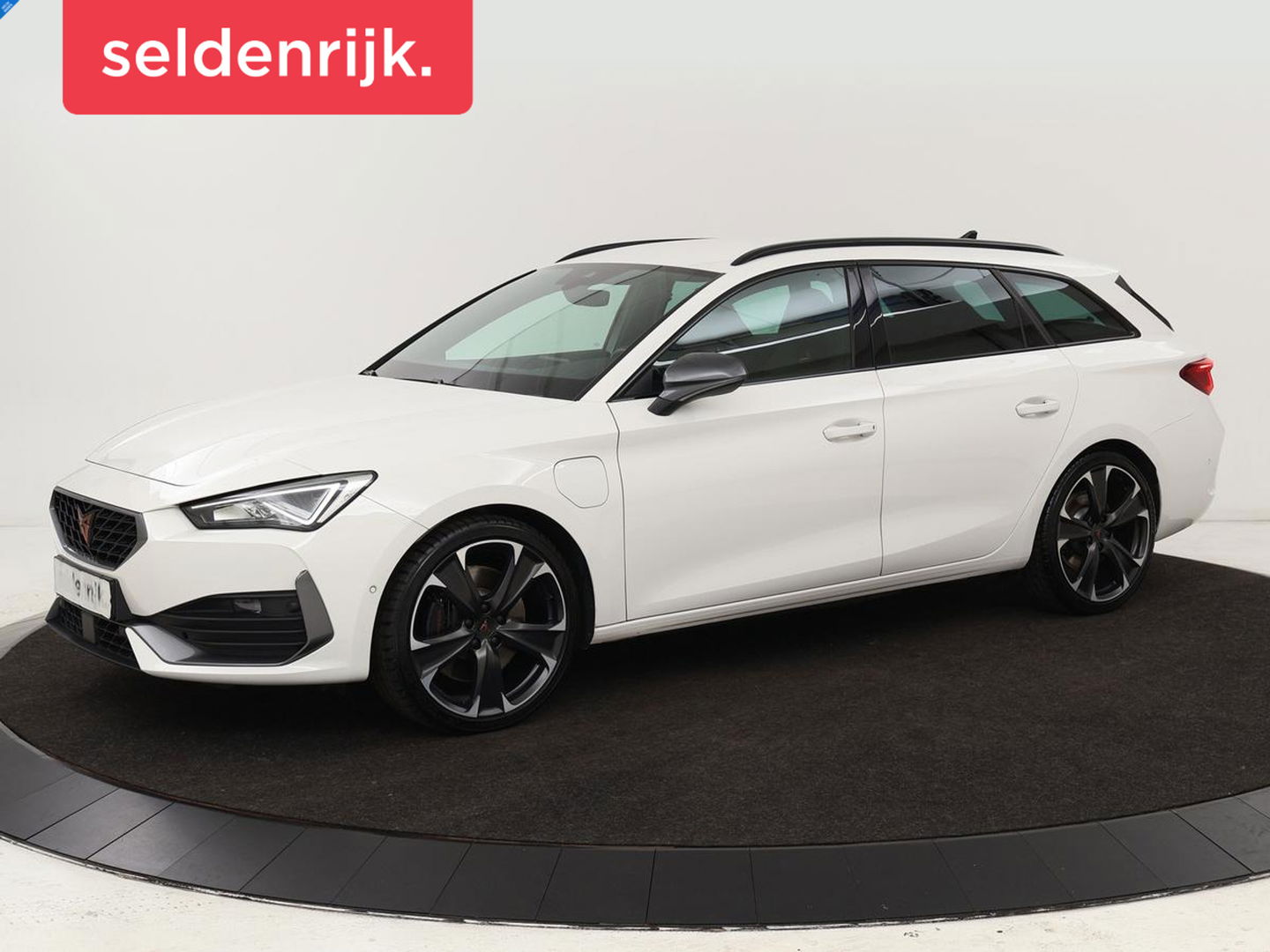 CUPRA Leon 1.4 e-Hybrid VZ Business | Camera | Stoel & Stuurverwarming | Adaptive cruise | Carplay | Elektrische achterklep | Trekhaak