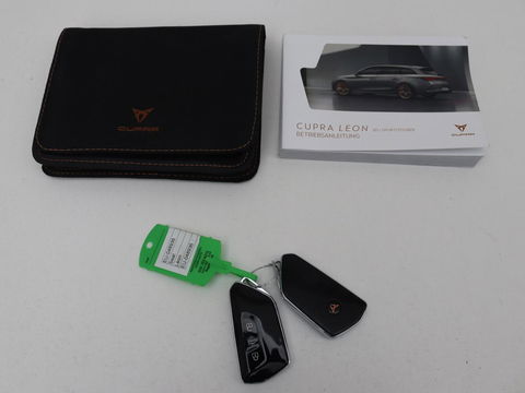 CUPRA Leon 1.4 e-Hybrid VZ Business | Camera | Stoel & Stuurverwarming | Adaptive cruise | Carplay | Elektrische achterklep | Trekhaak