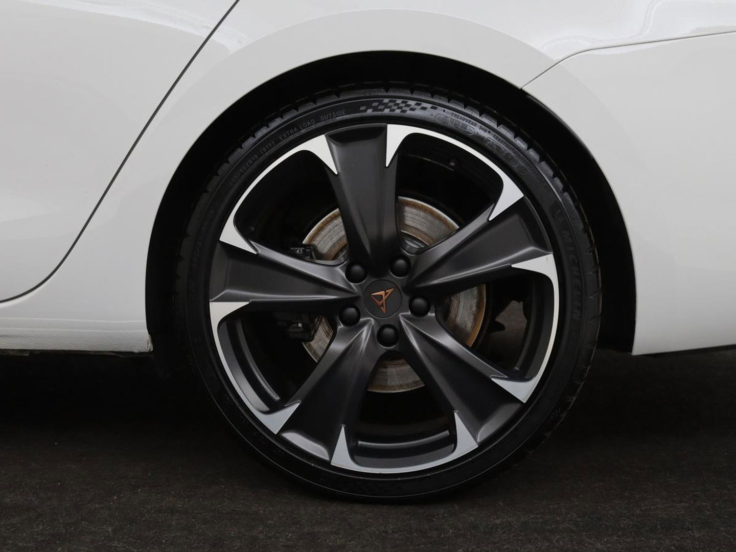 CUPRA Leon 1.4 e-Hybrid VZ Business | Camera | Stoel & Stuurverwarming | Adaptive cruise | Carplay | Elektrische achterklep | Trekhaak