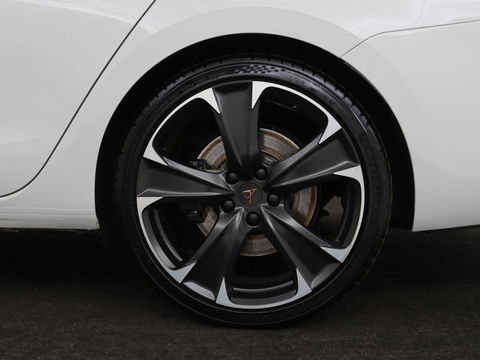 CUPRA Leon 1.4 e-Hybrid VZ Business | Camera | Stoel & Stuurverwarming | Adaptive cruise | Carplay | Elektrische achterklep | Trekhaak