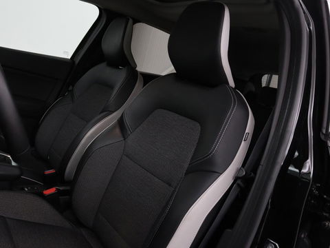 Renault Captur 1.0 TCe Intens | Panoramadak | Camera | Sfeerverlichting | Cruise control | Climate control | LED | LMV 17 inch | Half leder