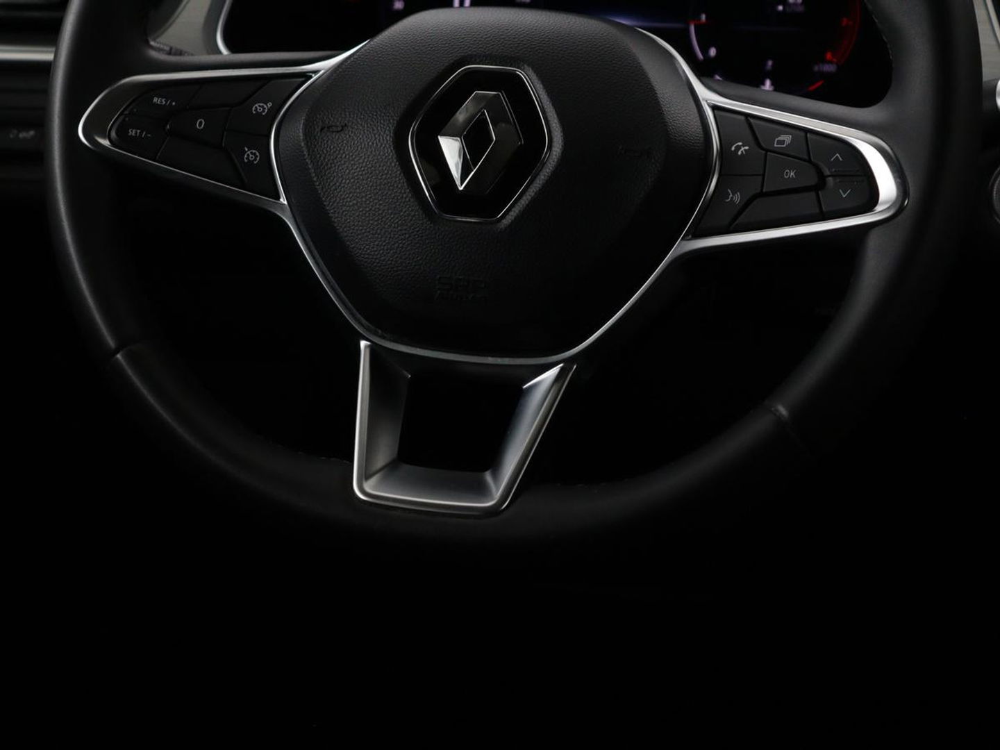 Renault Captur 1.0 TCe Intens | Panoramadak | Camera | Sfeerverlichting | Cruise control | Climate control | LED | LMV 17 inch | Half leder