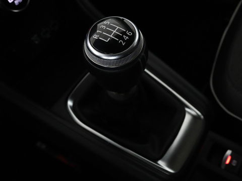 Renault Captur 1.0 TCe Intens | Panoramadak | Camera | Sfeerverlichting | Cruise control | Climate control | LED | LMV 17 inch | Half leder