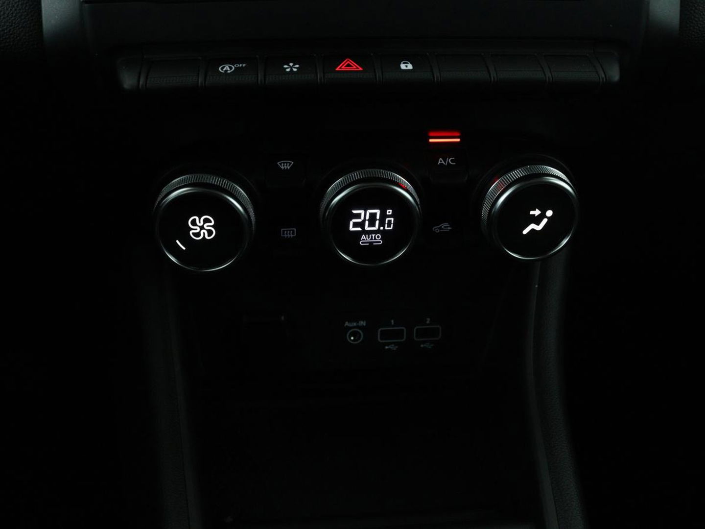 Renault Captur 1.0 TCe Intens | Panoramadak | Camera | Sfeerverlichting | Cruise control | Climate control | LED | LMV 17 inch | Half leder