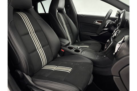 Mercedes-Benz CLA-Klasse 180 AMG LED Clima Cruise Navigatie Parkeersensoren 18"LMV
