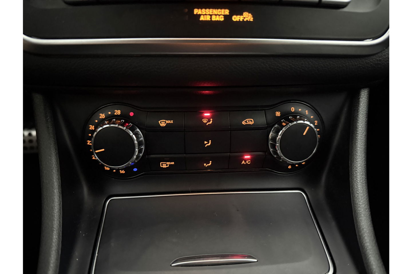 Mercedes-Benz CLA-Klasse 180 AMG LED Clima Cruise Navigatie Parkeersensoren 18"LMV