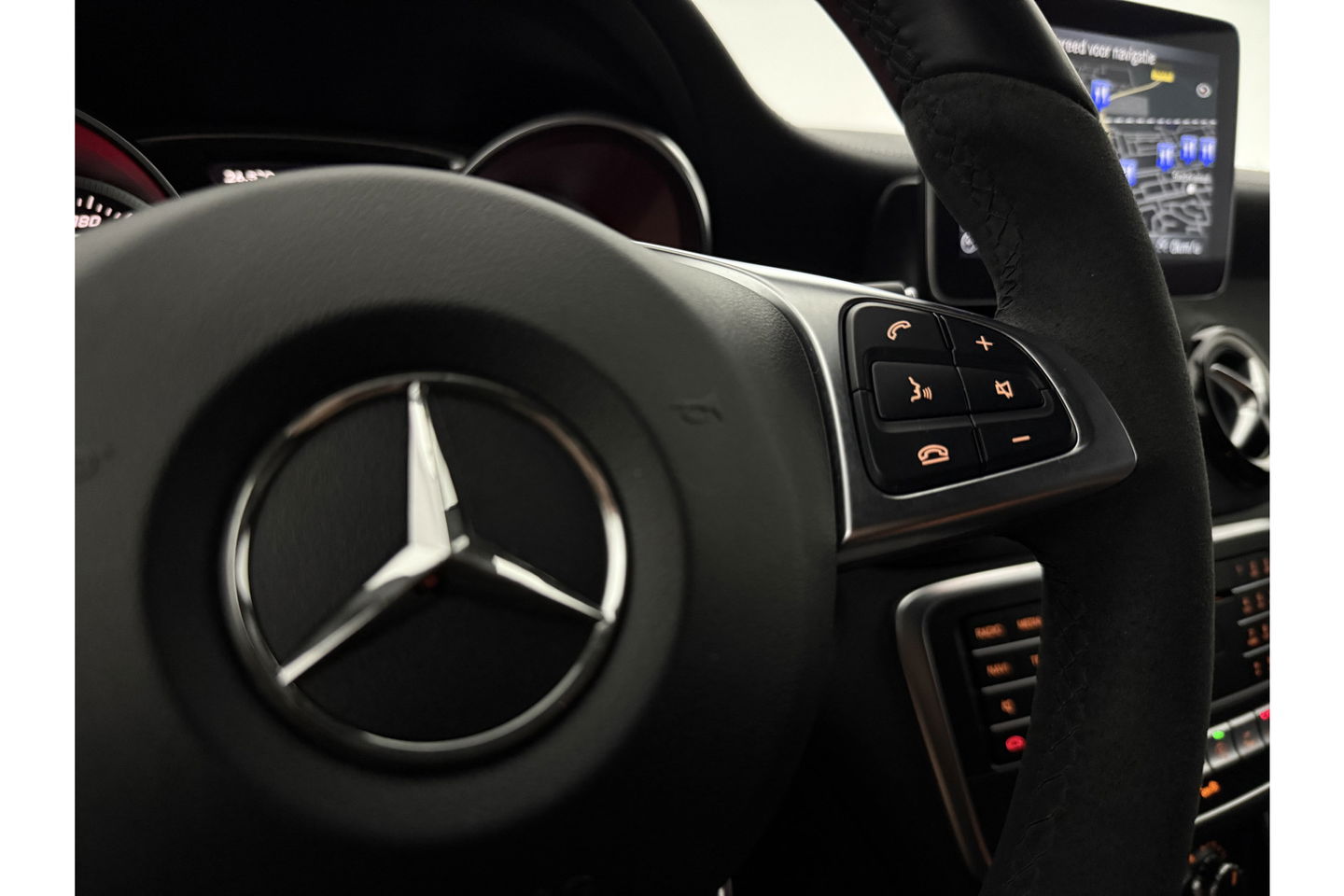 Mercedes-Benz CLA-Klasse 180 AMG LED Clima Cruise Navigatie Parkeersensoren 18"LMV