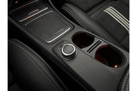 Mercedes-Benz CLA-Klasse 180 AMG LED Clima Cruise Navigatie Parkeersensoren 18"LMV