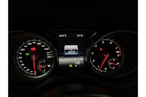 Mercedes-Benz CLA-Klasse 180 AMG LED Clima Cruise Navigatie Parkeersensoren 18"LMV