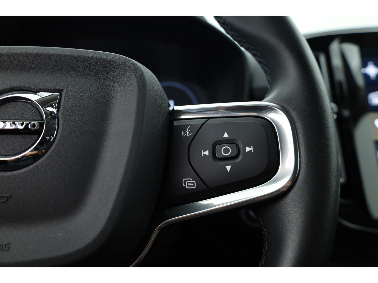Volvo XC40 T5 Recharge Inscription Expression | Trekhaak | Pilot Assist | ACC | Camera | Stoel + stuurverw. |